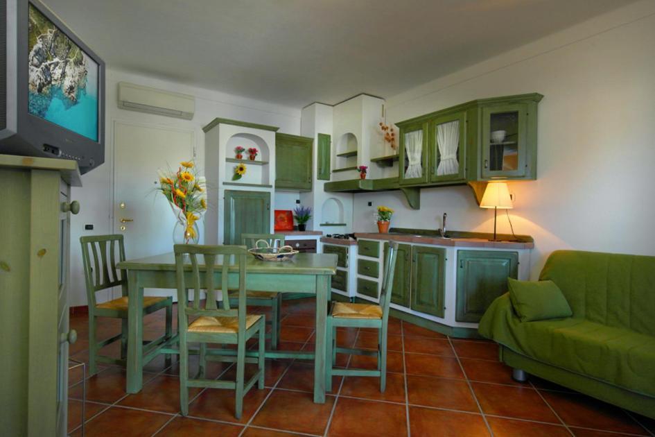 Perla Del Porto Apartments Santa Teresa Gallura Exteriör bild